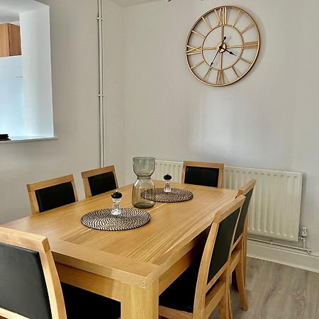 Executive 3 Bedroom Port Talbot Town Centre Margam Sleeps 7 Екстериор снимка